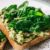 Empieza tu semana con un delicioso y rápido pan tostado con aguacate y cilantro para el desayuno